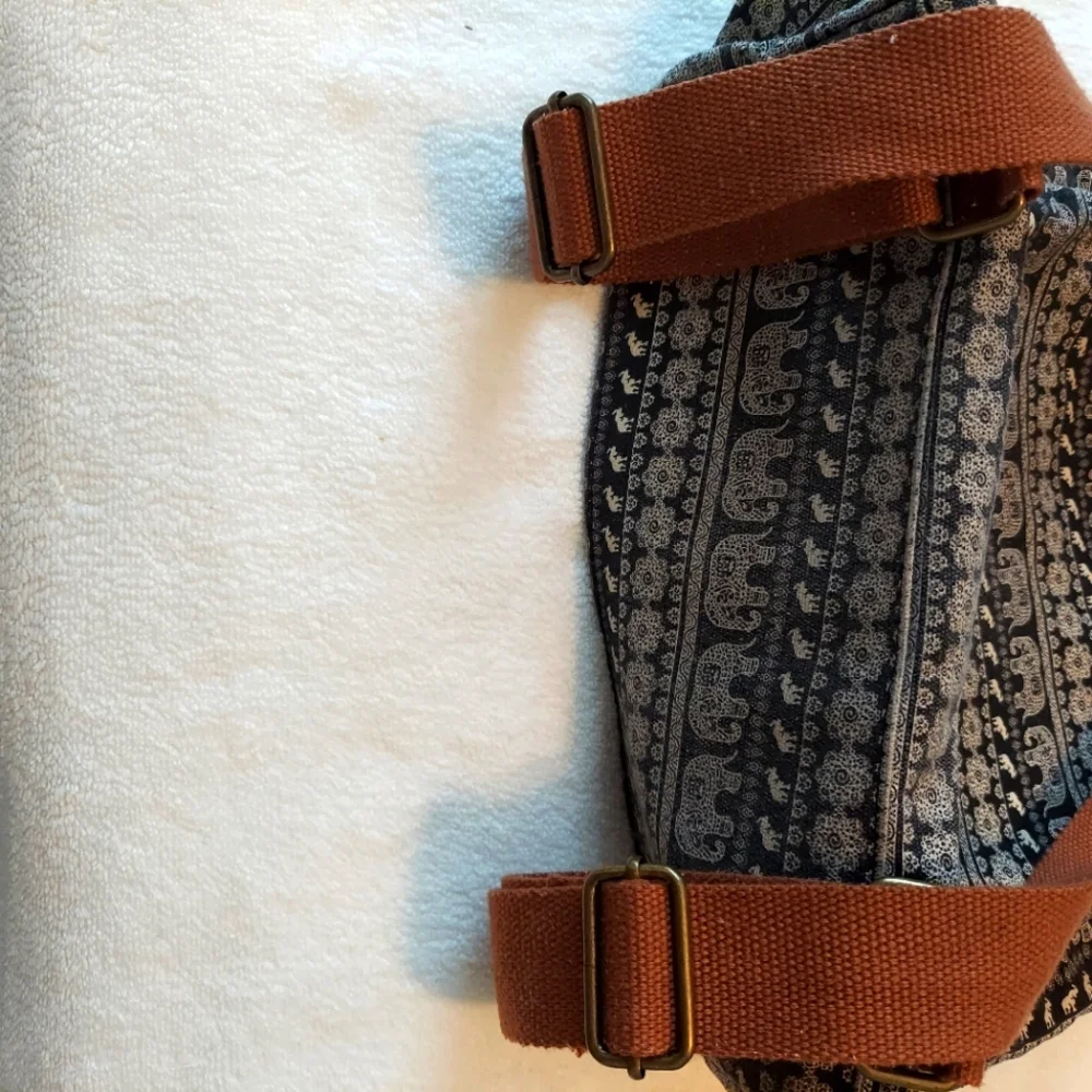 American Eagle knapsack Back Pack Book Bag Pockets Zipper 16x16